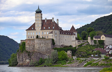 Fototapeta na wymiar Schonbuhel castle on Danube river in Wachau valley
