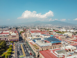 Obraz premium Fotografía aérea con Drone de la la Ciudad de Morelia en Michoacán 