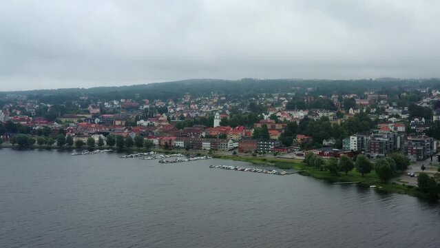 lac et ville de Ulricehamn en Suède