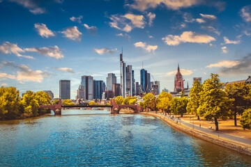 Frankfurt am Main Panorama Skyline. - obrazy, fototapety, plakaty
