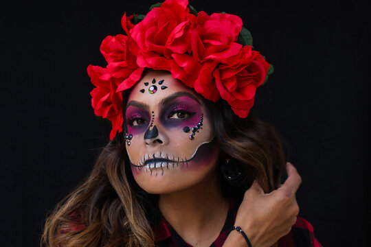 Portrait mexican skull make up day of the dead front view