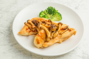 鶏ササミ肉のキノコ餡かけ