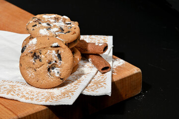 Classic chocolate chip cookies for dessert 