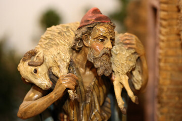 Krippenfigur, Hirte mit Schaf