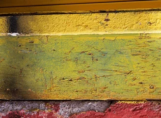 Nahaufnahme alte Holz- und Steinmauer © aykutkarahan