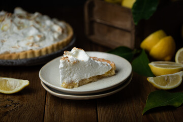 part de tarte au citron meringuée fait maison