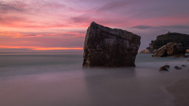 Varigotti - Alba sul mare
