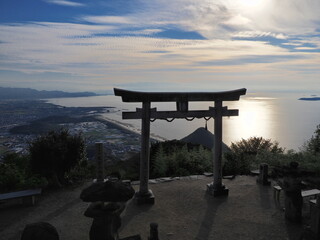 香川県の高屋神社の天空の鳥居