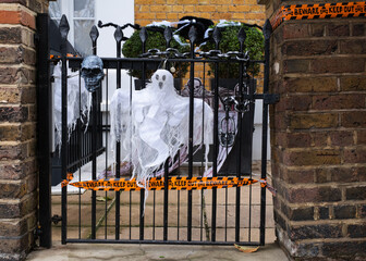 'Do not enter' doorstep halloween decorations.