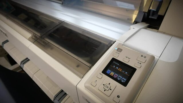 wide format printer printing