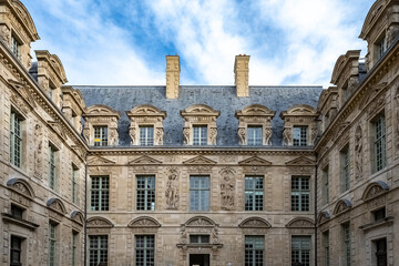 Fototapeta na wymiar Paris, luxury building in the Marais, in the center of the french capital 