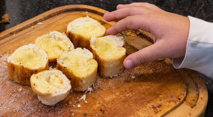 Garlic bread, the delicious accompaniment of barbecue.