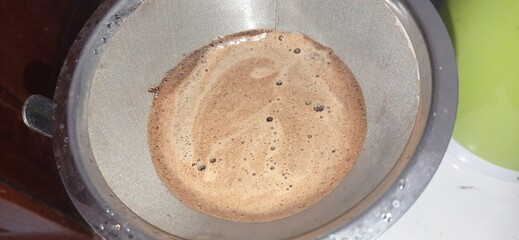 Fun coffee crema process in stainless v60 paperless dipper