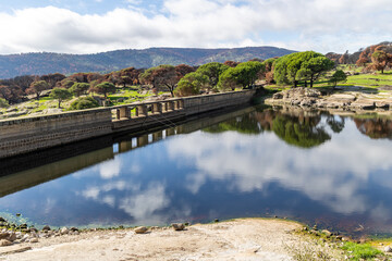 Fototapeta premium Dam at Becedas river in Avila. Spain