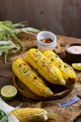 grilled corn on the cob with corn 