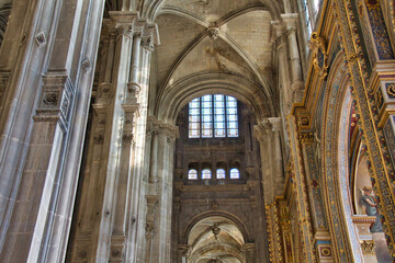 Obraz premium interior of the cathedral in paris
