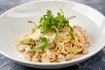 pasta with cheese and arugula