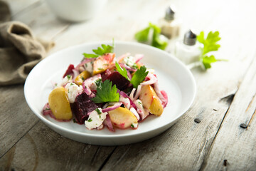 Beetroot salad with apple and goat cheese