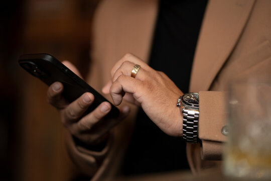 Smart Phone Ringing Images – Browse 40,239 Stock Photos, Vectors, and ...