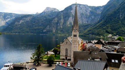 Fototapeta na wymiar #hallstatt # austria #góry #alpy #jezioro #kościół #church