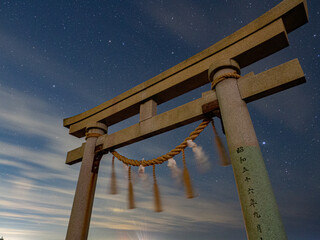 鳥居と星空
