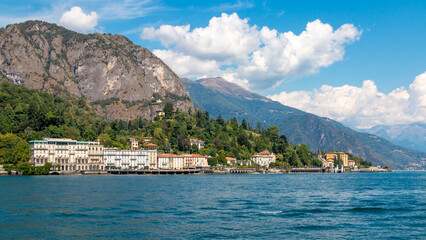 Fototapeta na wymiar the coast of Lake Como in Tremezzo