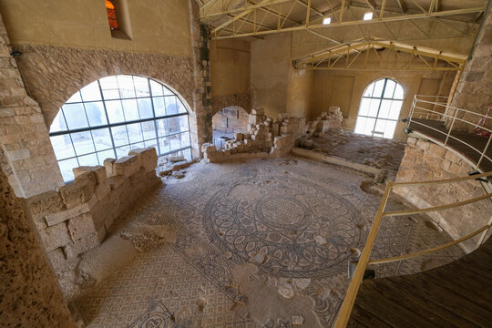 le parc arch&eacute;ologique de Madaba avec des mosa&iuml;ques