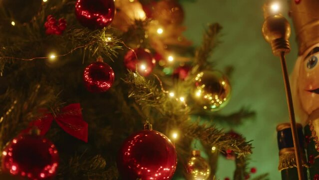 The Christmas tree and the nutcracker on the side
