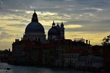Fototapeta na wymiar sunrise over Basilica Santa Maria della Salute in Venice,Italy