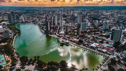 Açude Velho Hídrico Campina Grande Paraíba Nordeste Brasil Abastecimento Água Paisagem Urbano Prédios Lagoa Lago Verde Sesi Aéreo Drone