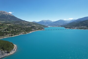 lac de serre ponçon vue drone 