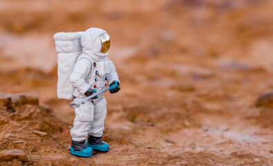 astronauta realizando una misióncientifica en el planeta marte © J.M. Tornero
