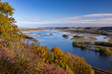 Fototapeta na wymiar Mississippi River Scenic Autumn Landscape