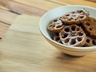 한국음식 연근 간장조림