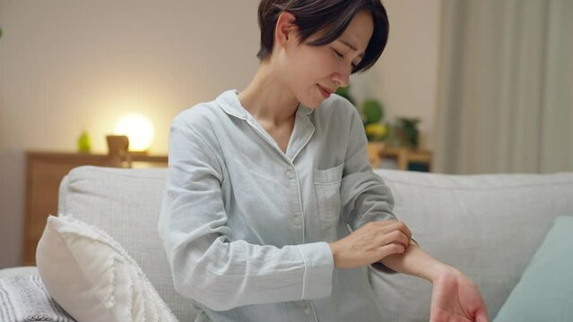 痒み・アレルギー・ヘルスケア・ミドル女性