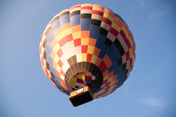 Globos aerost&aacute;ticos en la zona arqueol&oacute;gica de Teotihuac&aacute;n M&eacute;xico