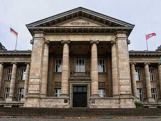 Eingang des Oberlandesgerichts Hamburg, horizontal 