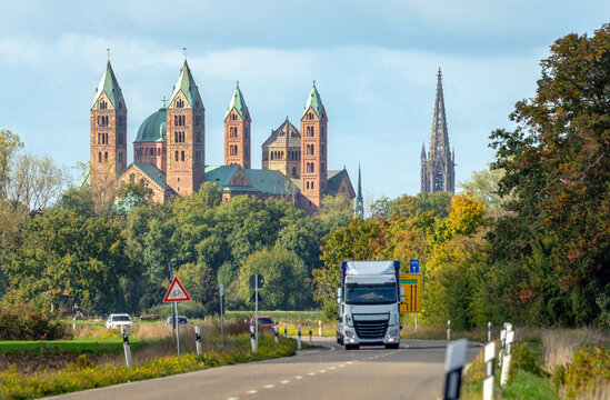 Speyer Dom und Gedächtniskirche, Kirche Straße
