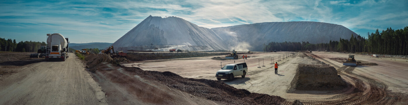  panorama,potash dump near Philippsthal in Hesse	
construction of a test facility 