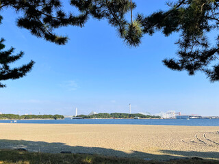 Fototapeta na wymiar 神奈川県横浜市の海の公園