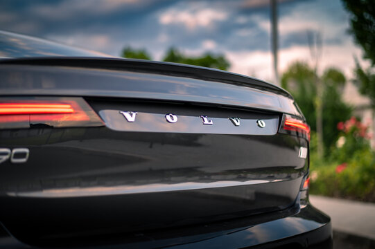 2022 Volvo S90 T8 Recharge