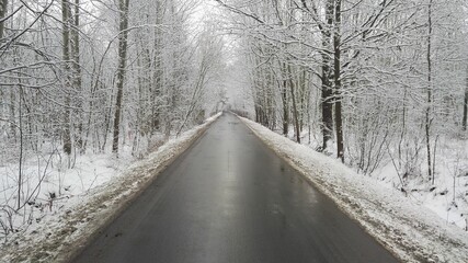 Obraz premium snow covered road