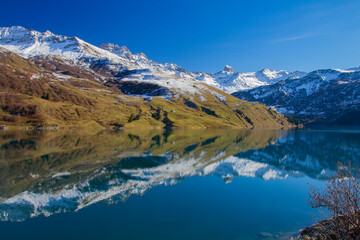Lac et Barrage de Roselend, Beaufortain, Savoie, France