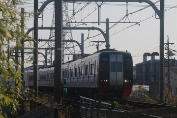 Fototapeta premium 晴れた日の名古屋鉄道の電車