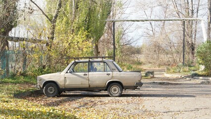 Fototapeta na wymiar Old car on the street