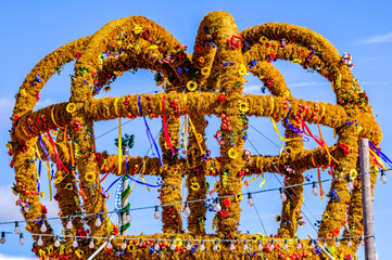 typical german thanksgiving crown