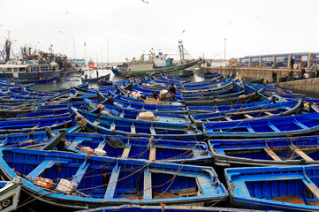 Fototapeta na wymiar Alte blaue Fischerboote im Hafen, Essaouria, Unesco-Weltkulturerbe, Marokko, Afrika