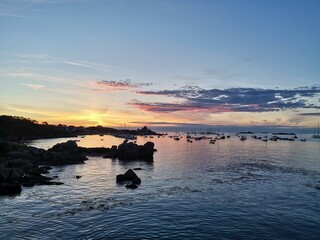 un ciel de paradis au-dessus d'une île française 