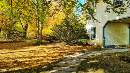 Fototapeta na wymiar Fall House at Park, Ontario, Canada