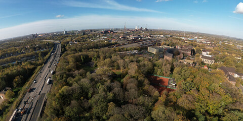 Autobahn A 42 Richtung Westen / Verkehrsader im Ruhrgebiet / Stahlindustrie, Güterbahnhof